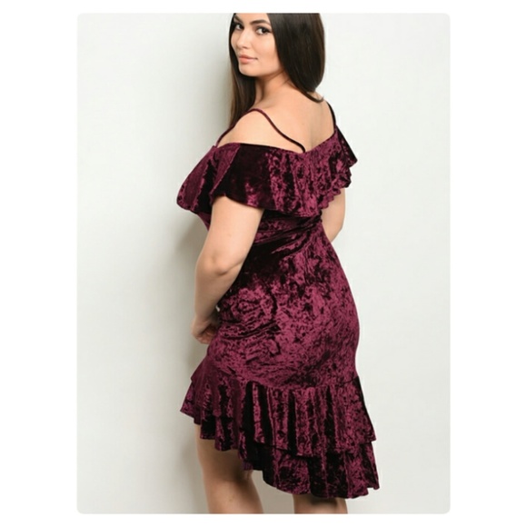 PLUS SIZE VELVET OFF SHOULDER RUFFLE DRESS! - Picture 3 of 8